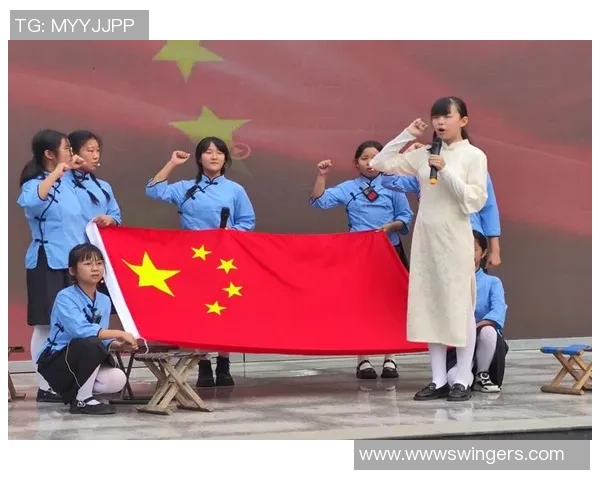 红色42号足球明星的传奇之路与背后的奋斗故事