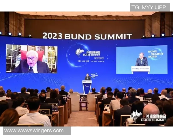 足球明星勇敢挑战冰水极限赛引发全球热议与关注