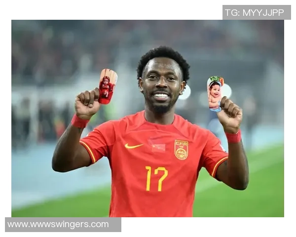 足球明星接受采访分享训练秘辛与比赛心路历程的独家揭秘